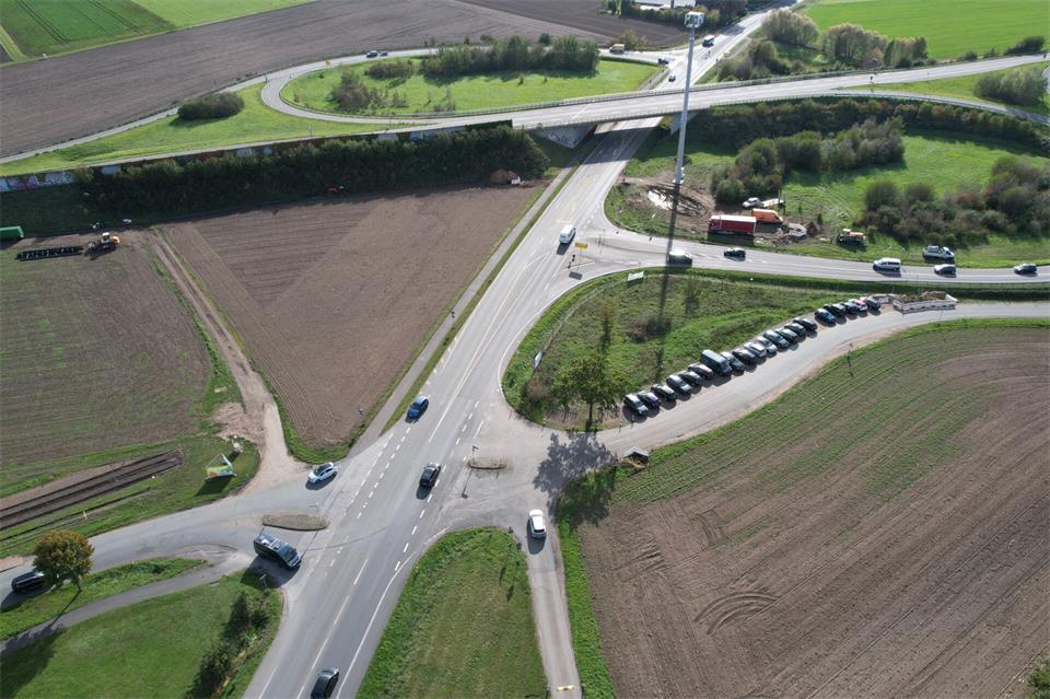 Besonders für Fußgänger und Radfahrer ist es oft ein Wagnis, die breite Weseler Landstraße zu überqueren.