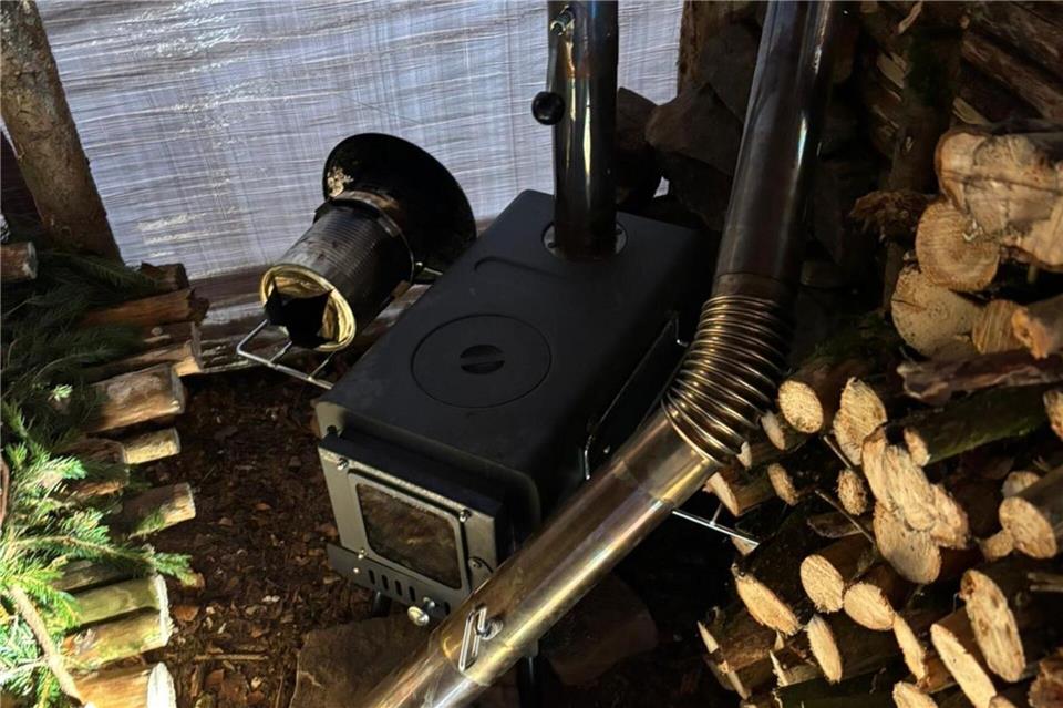 Besonders gefährlich sind illegale Feuerstellen.-/Hessen Forst/dpa