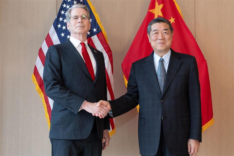 Bessent traf He bereits in New York. (Archivbild)Bai Xueqi/XinHua/dpa