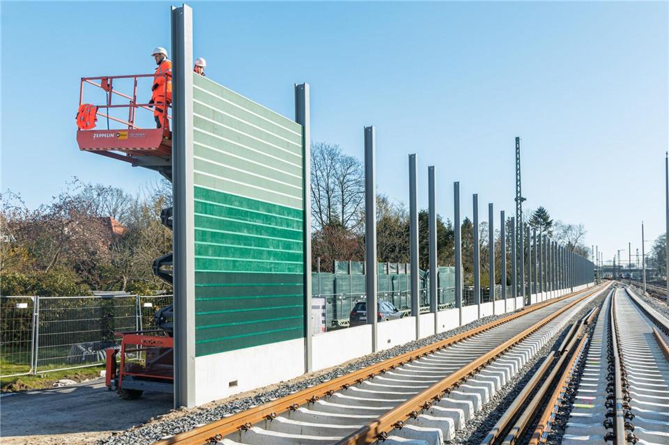 Besseren Lärmschutz soll es im Osten Berlins am Außenring geben. (Symbolbild)Markus Scholz/dpa