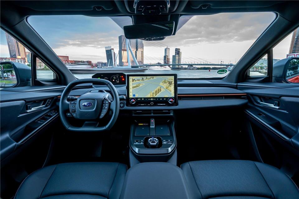 Best of both worlds: Klar, im Innenraum gibt’s Bildschirme, doch Subaru setzt auch auf klassische Tasten.Andre Tillmann/Subaru/dpa-tmn