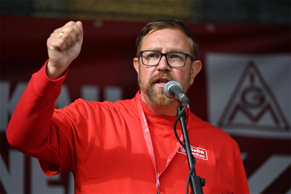 Betriebsrat Mike Rösler: „Die heutige Betriebsversammlung war emotionaler als sonst.“ (Archivbild)Hendrik Schmidt/dpa