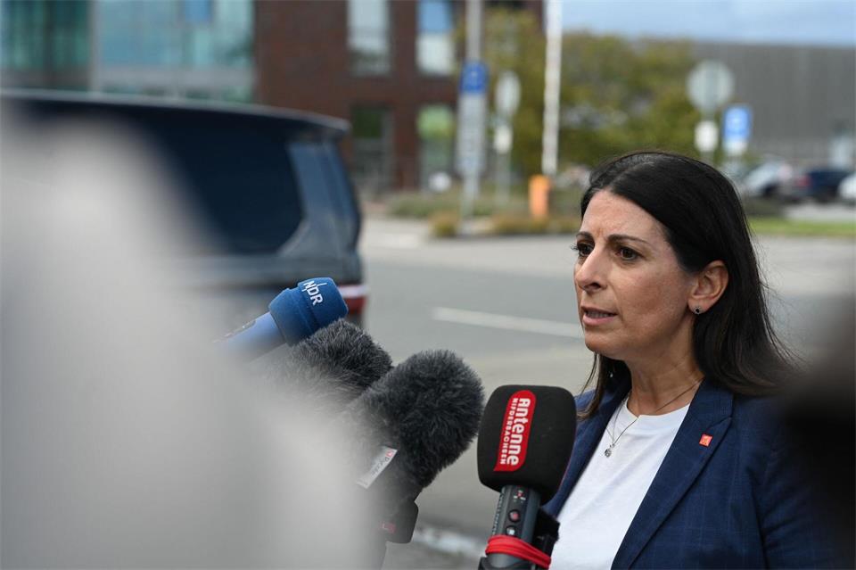Betriebsratschefin Daniela Cavallo setzt darauf, dass der Vorstand seine Zusagen einhält. Lars Penning/dpa