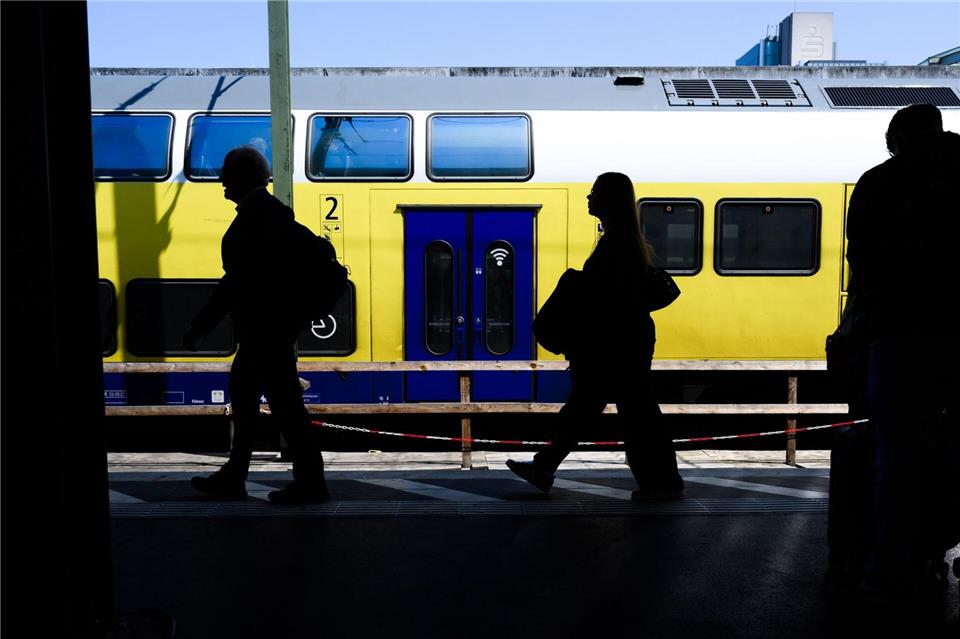 Betroffen sind Metronom-Züge. (Symbolbild)Julian Stratenschulte/dpa