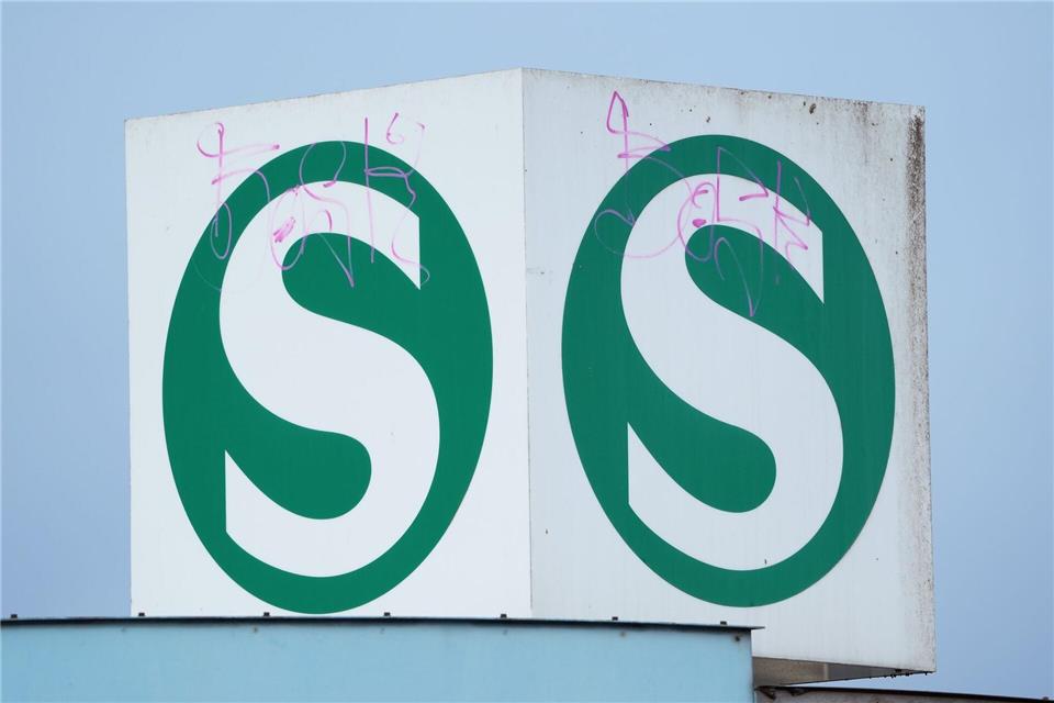 Betroffen sind unter anderem die Linien S1, S3, S5, S9, S25, S26 und S85. (Archivbild)Soeren Stache/dpa