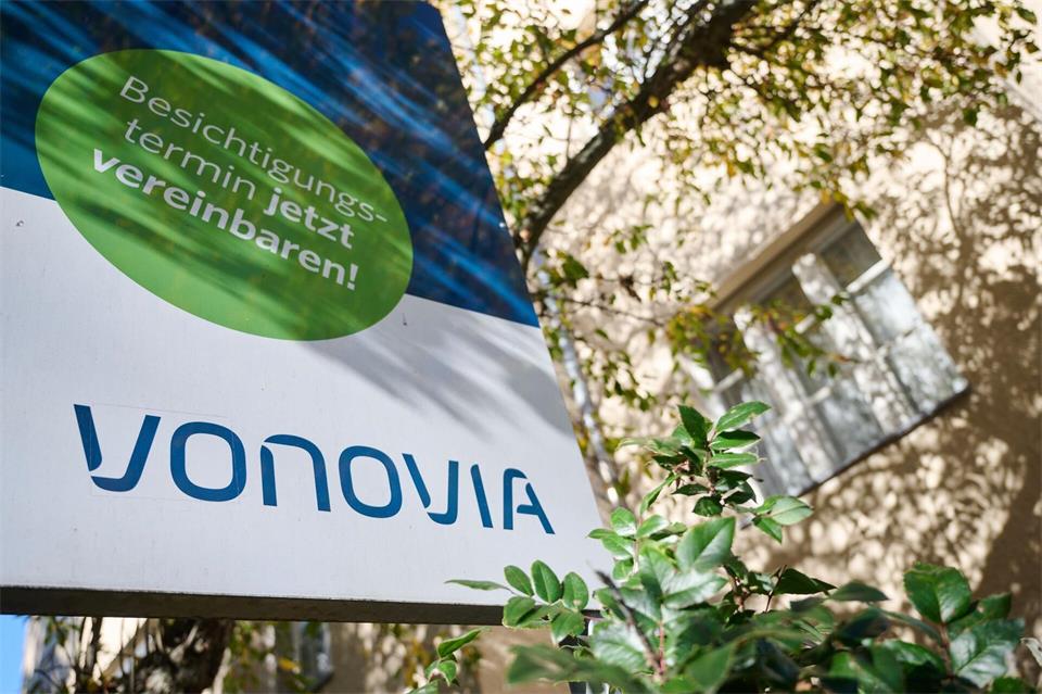 Betroffen wäre vor allem der Immobilienkonzern Vonovia. (Archivbild)Sebastian Gollnow/dpa
