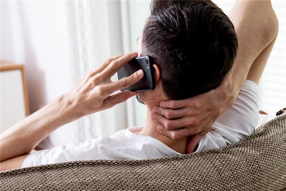 Betrüger nutzen gefälschte Anrufe mit der Nummer 116 116, um an vertrauliche Daten wie PIN oder TAN zu gelangen.picture alliance/dpa/dpa-tmn