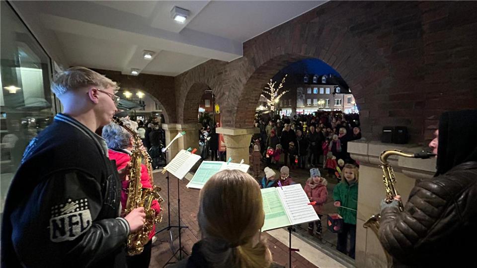 Bevor der Nikolaus in Borken zum Marktplatz kam, wurde die Zeit mit schöner Weih...