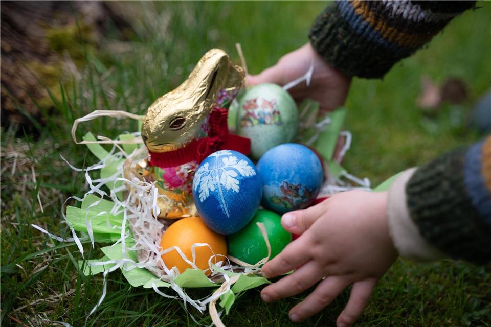 Bevor die Osterfeiertage starten, sind auch Glätte und Frost ein Thema. (Symbolbild)Hendrik Schmidt/dpa