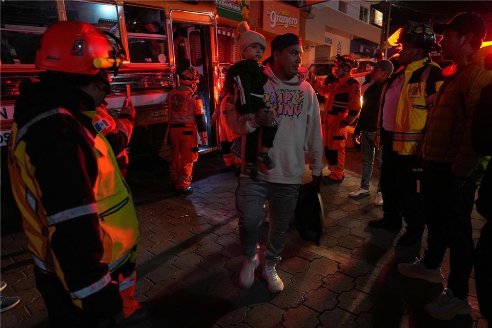 Bewohner aus den Gebieten rund um den Vulkan mussten ihre Häuser verlassen.Moises Castillo/AP/dpa
