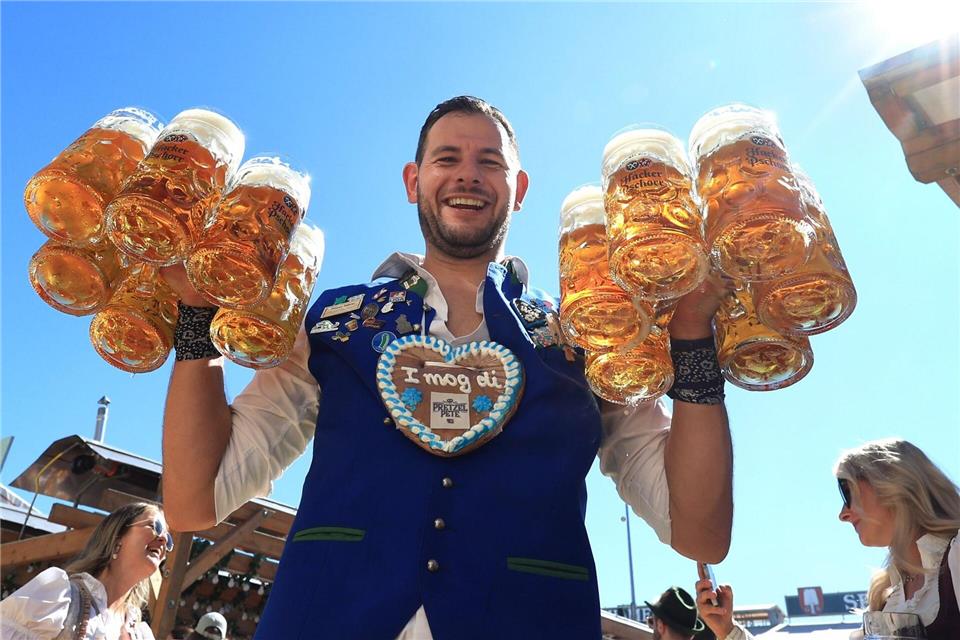 Bierfeste wie die Münchner Wiesn reißen den Umsatz nicht raus. Karl-Josef Hildenbrand/dpa