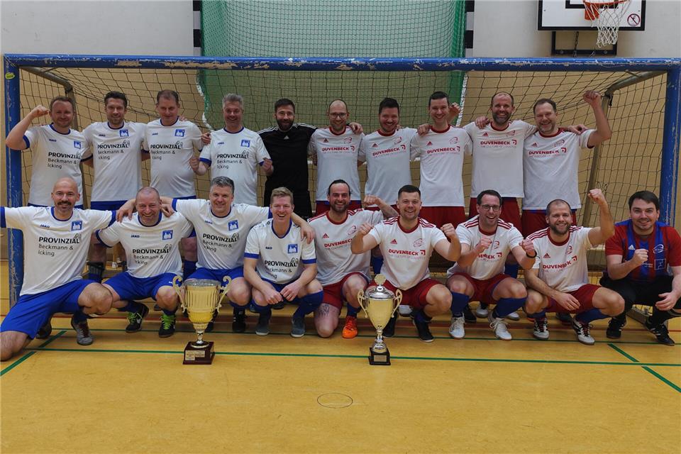 Die erfolgreiche Teams: Westfalia Gemen (Ü2 40, links) und SG Borken (Ü 32).