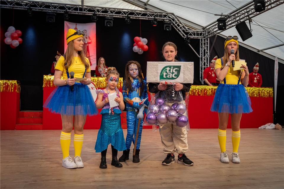 Beim Kinderkarneval in Raesfeld tobte das Zelt 