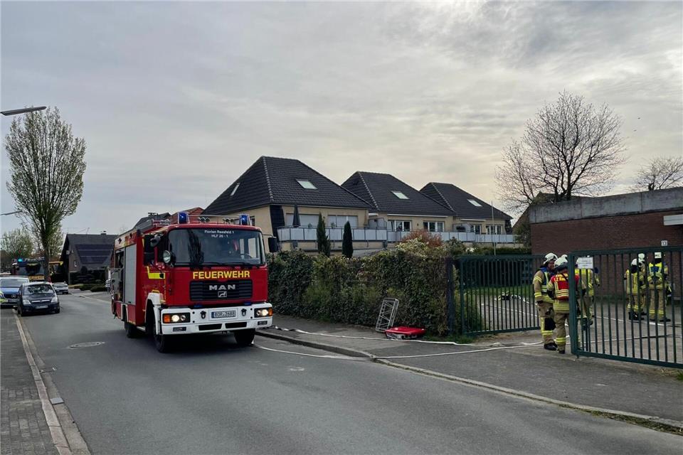 Raesfelder Feuerwehr rückt zu Gebäudebrand aus