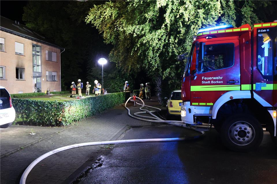 Brand in Borken: Hubschrauber fliegt schwerverletzte Person in Klinik 