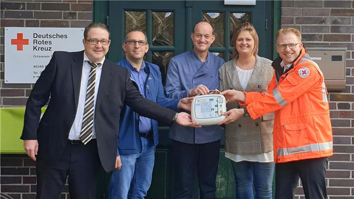 Bürgerstiftung Raesfeld-Erle-Homer übergibt erste Defibrillatoren 