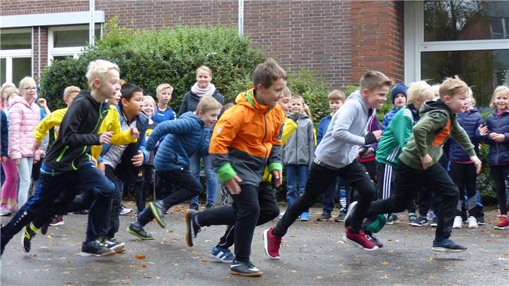Sponsorenlauf an der Silvesterschule in Erle 