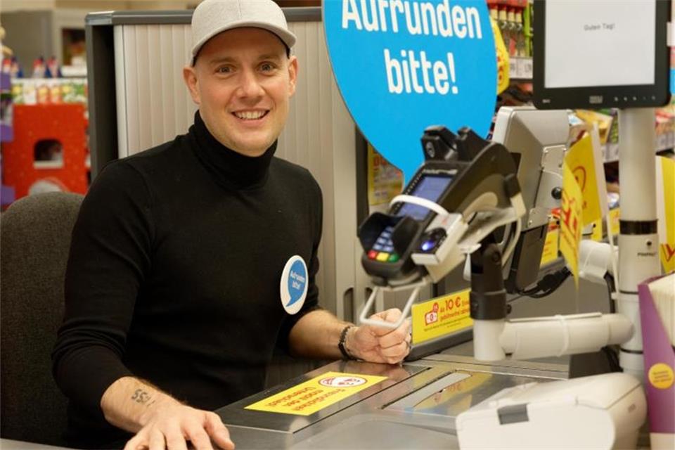 Neu-Veganer Oli P. meidet Süßigkeitengang im Supermarkt 