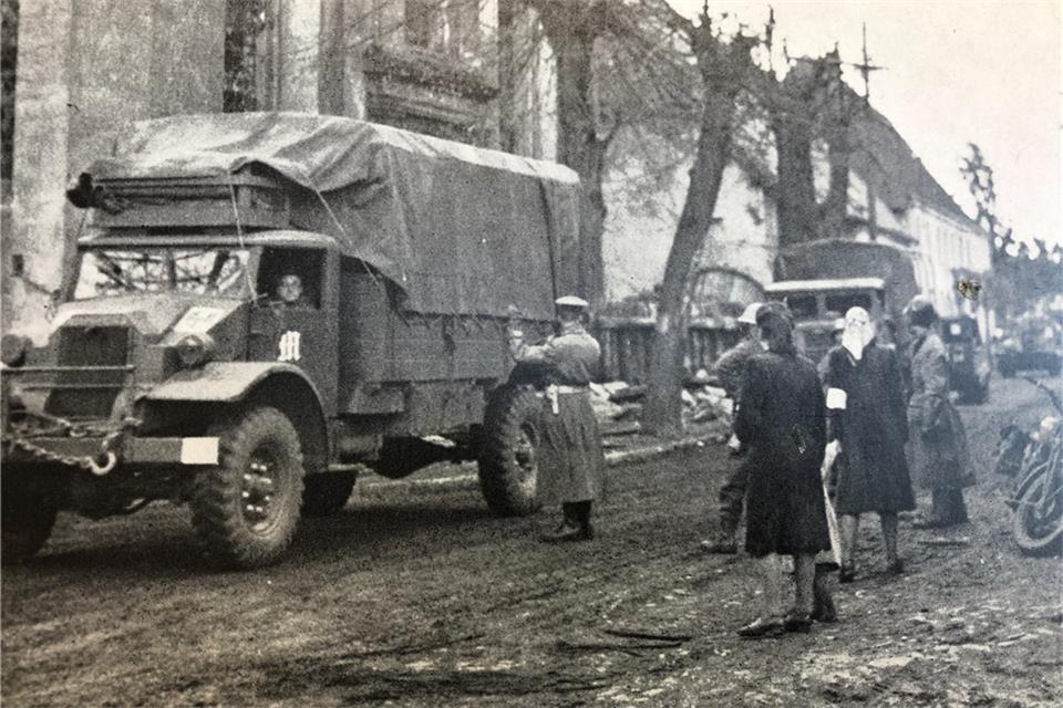 Plötzlich steht ein Soldat im Haus 
