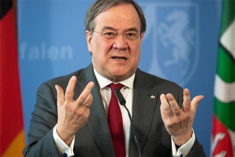Corona: Laschet will stufenweise Rückkehr zur Normalität 