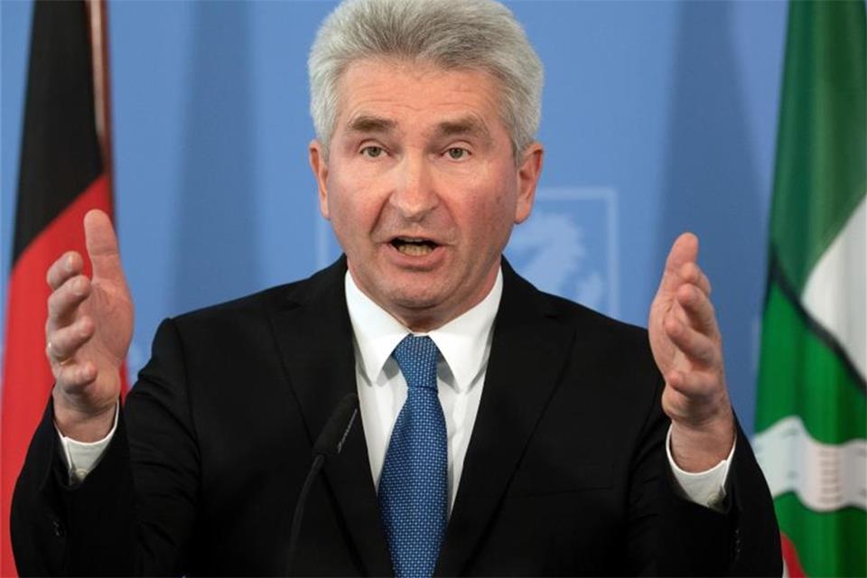 NRW-Wirtschaftsminister Pinkwart gegen mehr Kurzarbeitergeld 