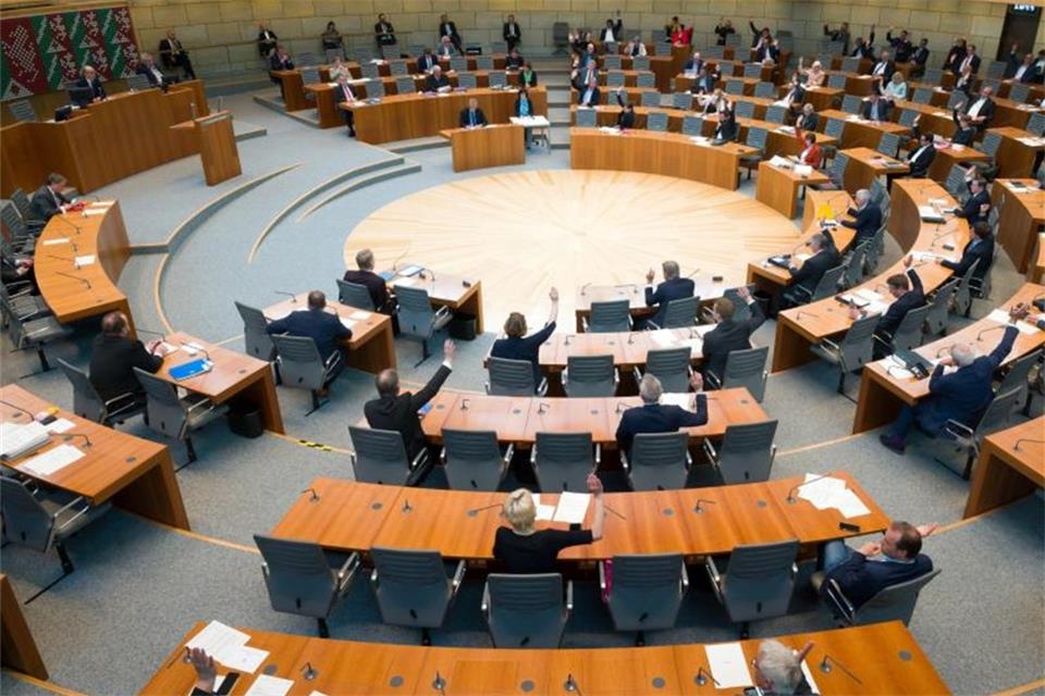Neue Coronaschutz-Verordnung: Jetzt auch mit Mindestabstand 