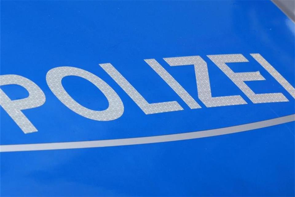 Unfall: Sattelzug weicht SUV-Fahrer aus
