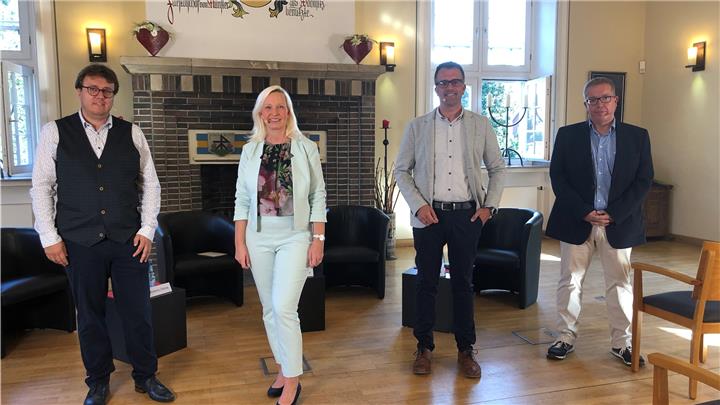 Live-Stream: Diskussion mit den Velener Bürgermeisterkandidaten Live-Stream: Diskussion mit den Velener Bürgermeisterkandidaten