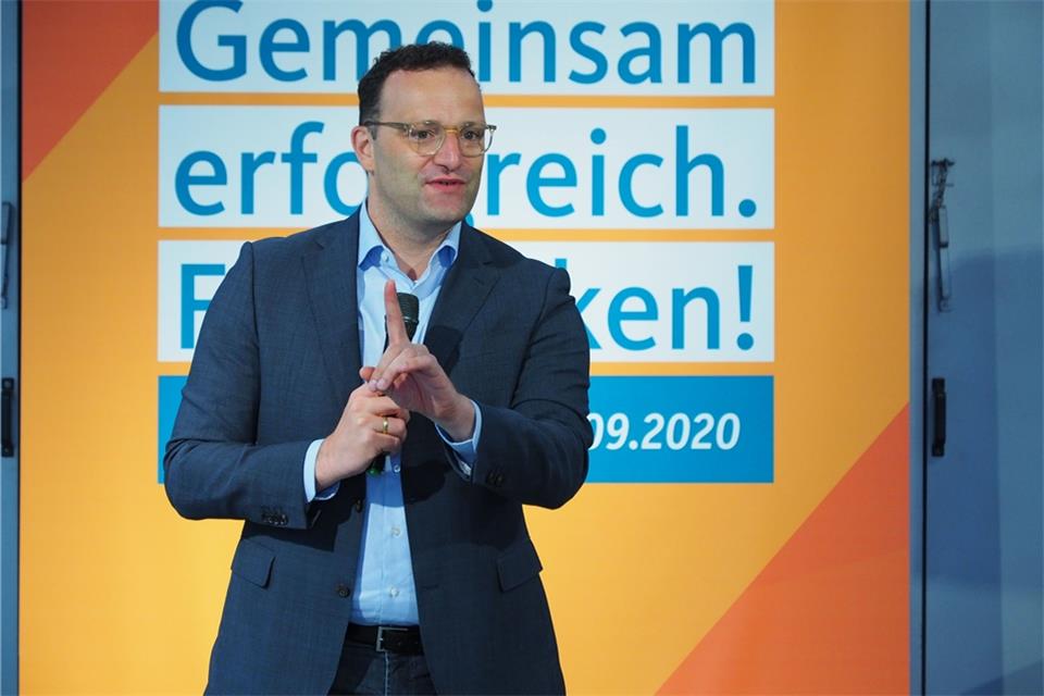 Die Dynamik der Neu-Infektionen macht Spahn Sorgen Die Dynamik der Neu-Infektionen macht Spahn Sorgen
