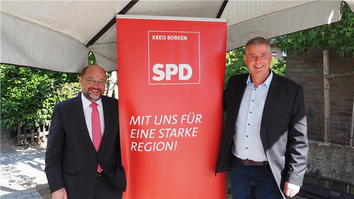 Bundespolitiker Martin Schulz trifft Bürgermeisterkandidat Martin Schulz Bundespolitiker Martin Schulz trifft Bürgermeisterkandidat Martin Schulz