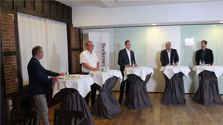 BZ-Podiumsdiskussion: Bürgermeisterkandidaten loben Corona-Hilfspaket 