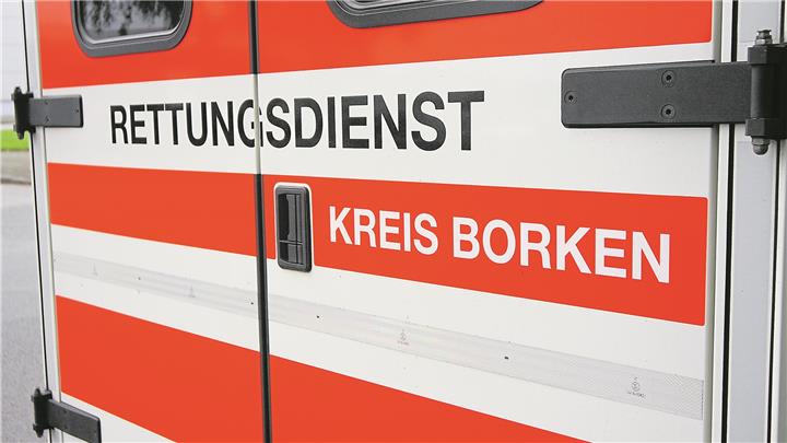 Raesfeld: Dreijähriger von Krankentransportwagen angefahren 