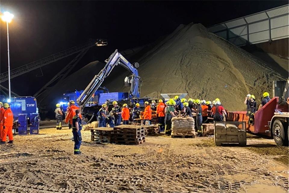 Überflutungen: Weitere Feuerwehrkräfte aus dem Kreis unterwegs 
