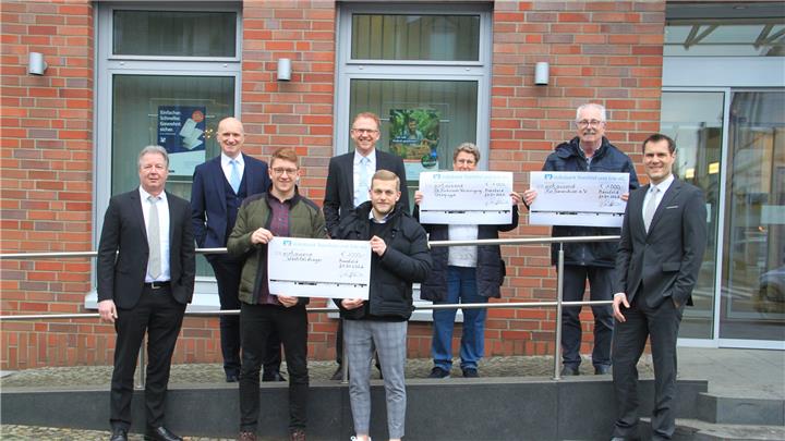 Volksbank spendet 3000 Euro an Vereine 