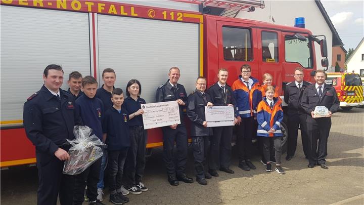 Raesfelder Feuerwehr spendet 3655 Euro an Jugendfeuerwehr im Flutgebiet 