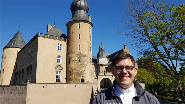Burgkaplan Ralf Meyer wird auch Diözesan-Jugendseelsorger 