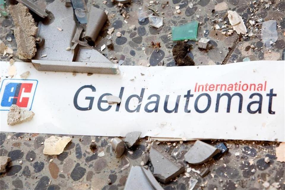 Geldautomat in Roxel gesprengt - Polizei findet Täterfahrzeug 