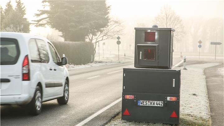 TÜV an Blitzer-Anhängern des Kreises Wesel abgelaufen 