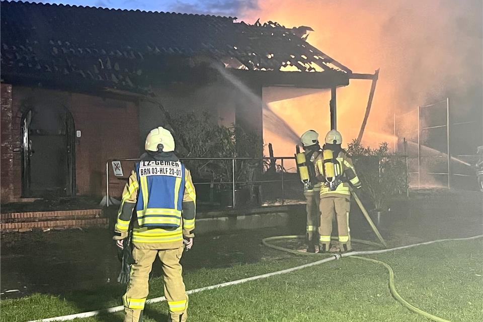Nach Brand im Tennisheim: Polizei schließt Brandstiftung nicht aus