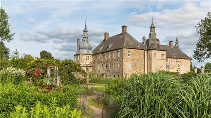 Neue Nutzung für ehemaliges Hotel im Schloss Lembeck  