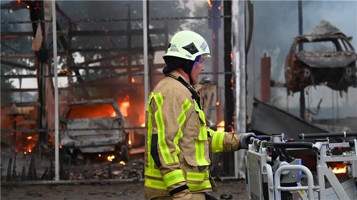 Lagerhalle brannte in Dorsten nieder 