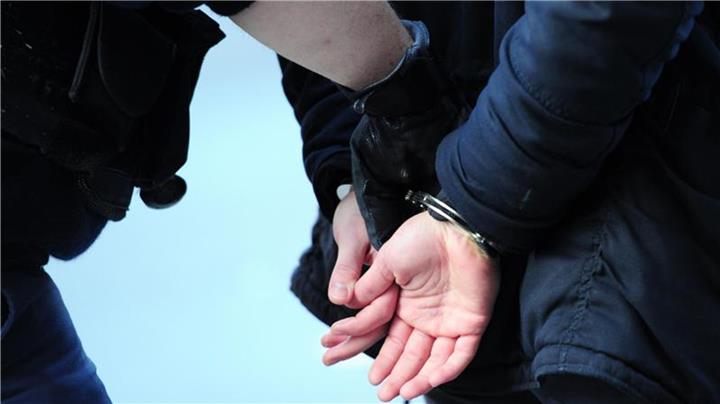 Sohn verletzt Mutter mit Messer schwer Sohn verletzt Mutter mit Messer schwer