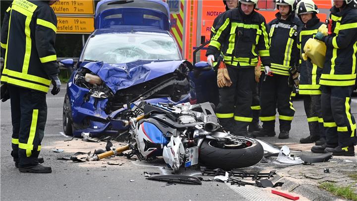 Motorradfahrer am Freudenberg lebensgefährlich verletzt 