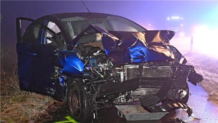 Drei Schwerverletzte bei Unfall auf der B224 