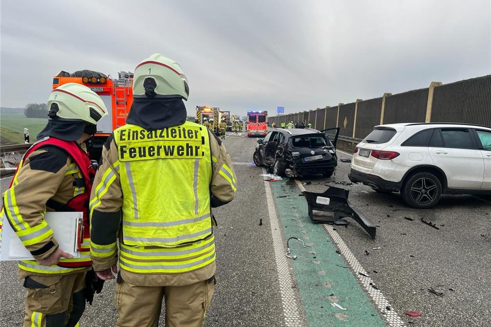 Vier Verletzte bei schwerem Unfall auf der B 67 in Borken 