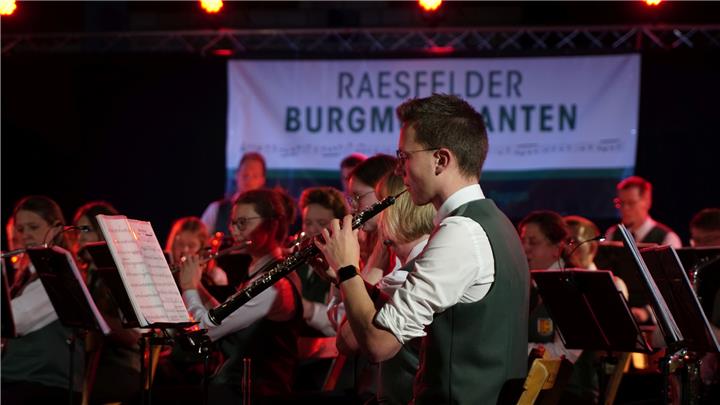 Raesfelder Burgmusikanten laden zu Frühlingskonzert ein 