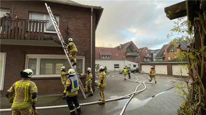 Feuerwehrübung im Raesfelder Ortskern 
