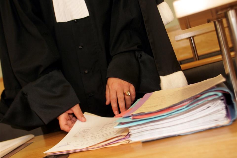 Wer übernimmt die politische Verantwortung?