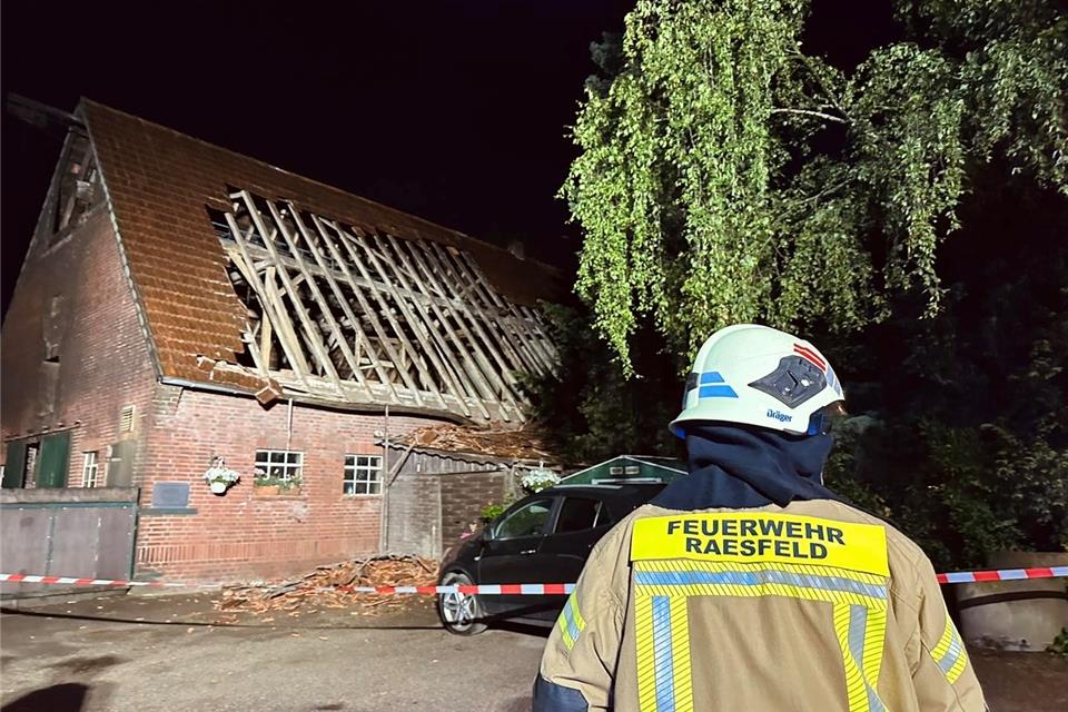 Dach eines Hauses in Erle eingebrochen 