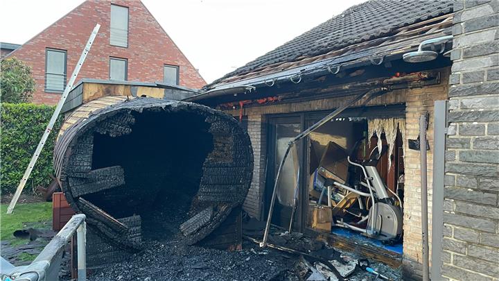 Fass-Sauna brennt in Raesfelder Garten nieder 